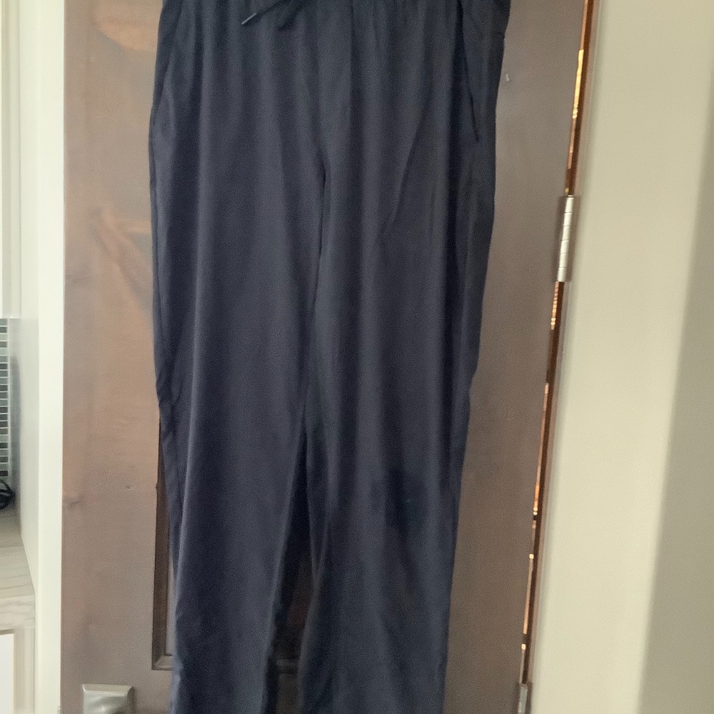 Luluemon men’s light weight joggers